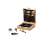 Conjunto de vinho com jogo de xadrez